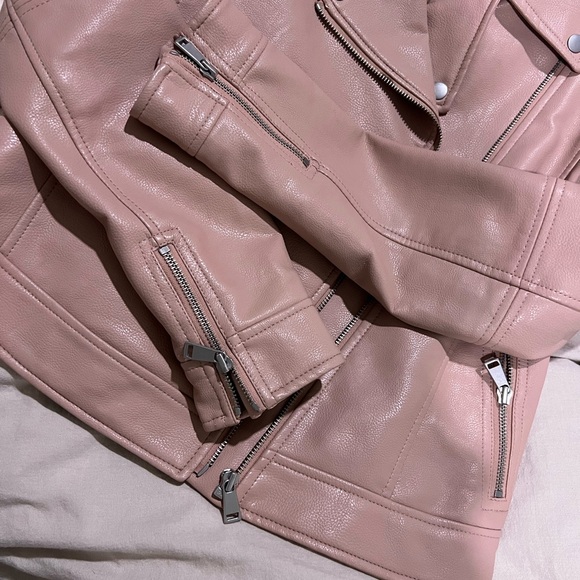 Leather jacket - Picture 2 of 4